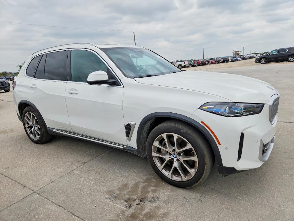 2025 BMW X5 XDRIVE50E — Фото 4 из 13
