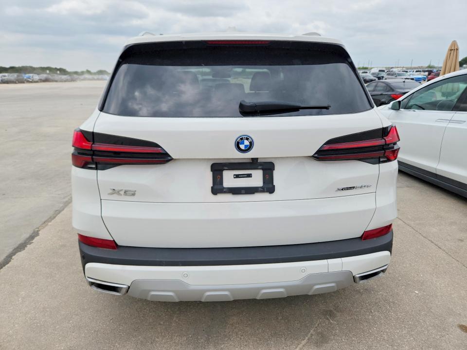 2025 BMW X5 XDRIVE50E — Фото 6 из 13