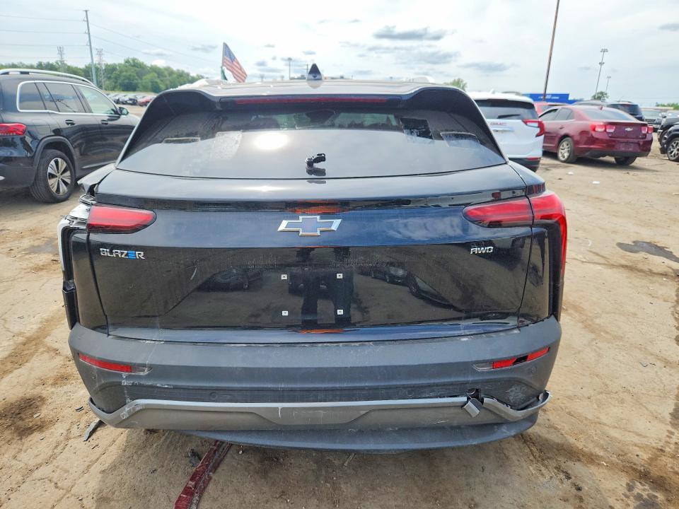 2025 CHEVROLET BLAZER LT — Фото 6 из 12