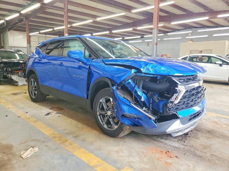2025 CHEVROLET BLAZER 2LT — Фото 4 из 13