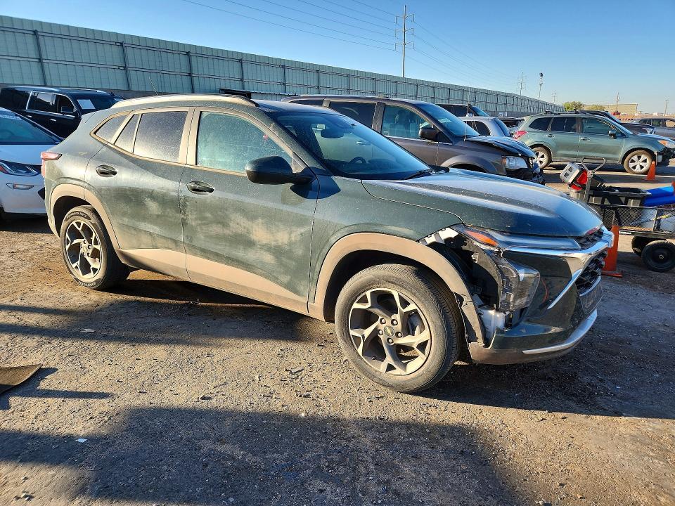 2025 CHEVROLET TRAX 1LT — Фото 4 из 13