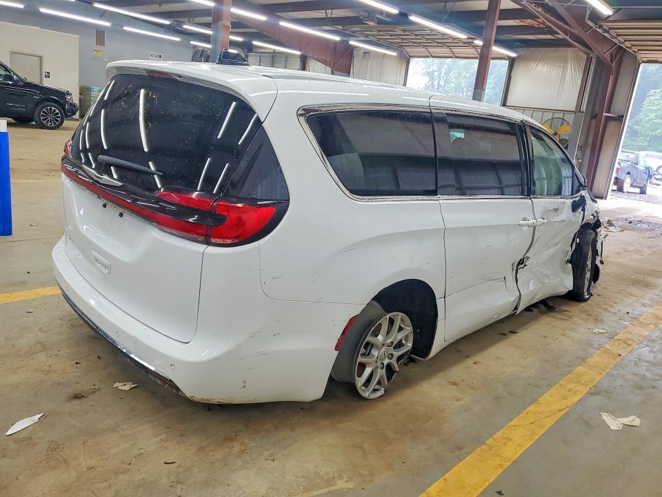 2025 CHRYSLER PACIFICA SELECT — Фото 3 из 13