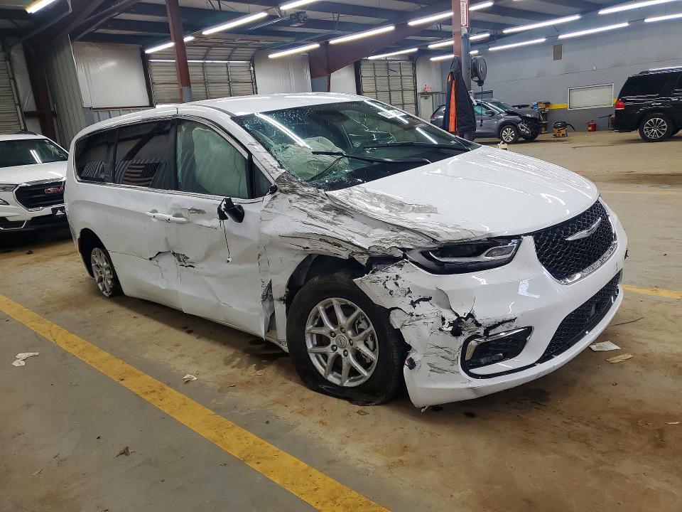 2025 CHRYSLER PACIFICA SELECT — Фото 4 из 13