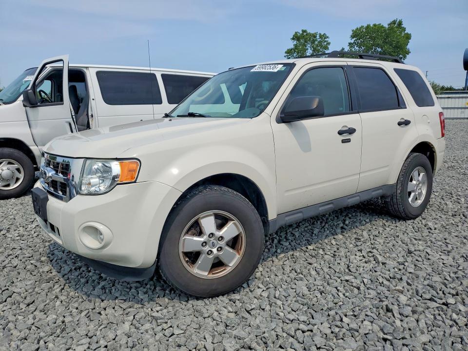 1FMCU0D76AKD48198 2010 FORD ESCAPE photo no. 1