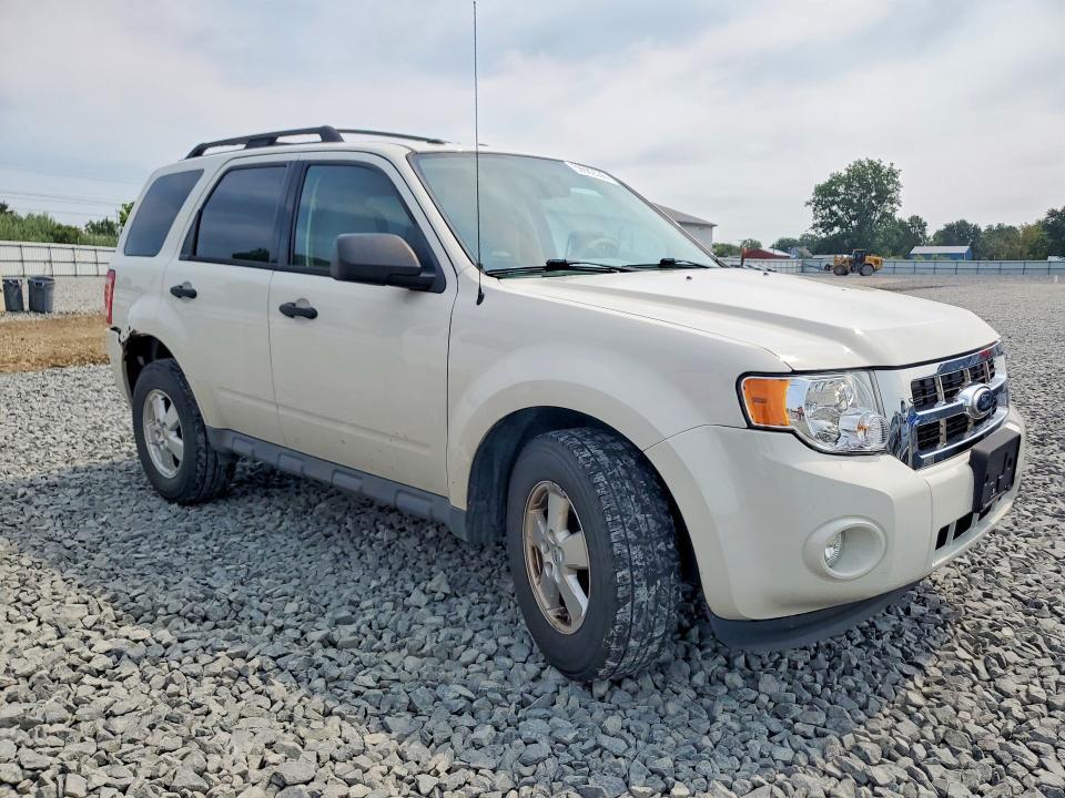 1FMCU0D76AKD48198 2010 FORD ESCAPE photo no. 4