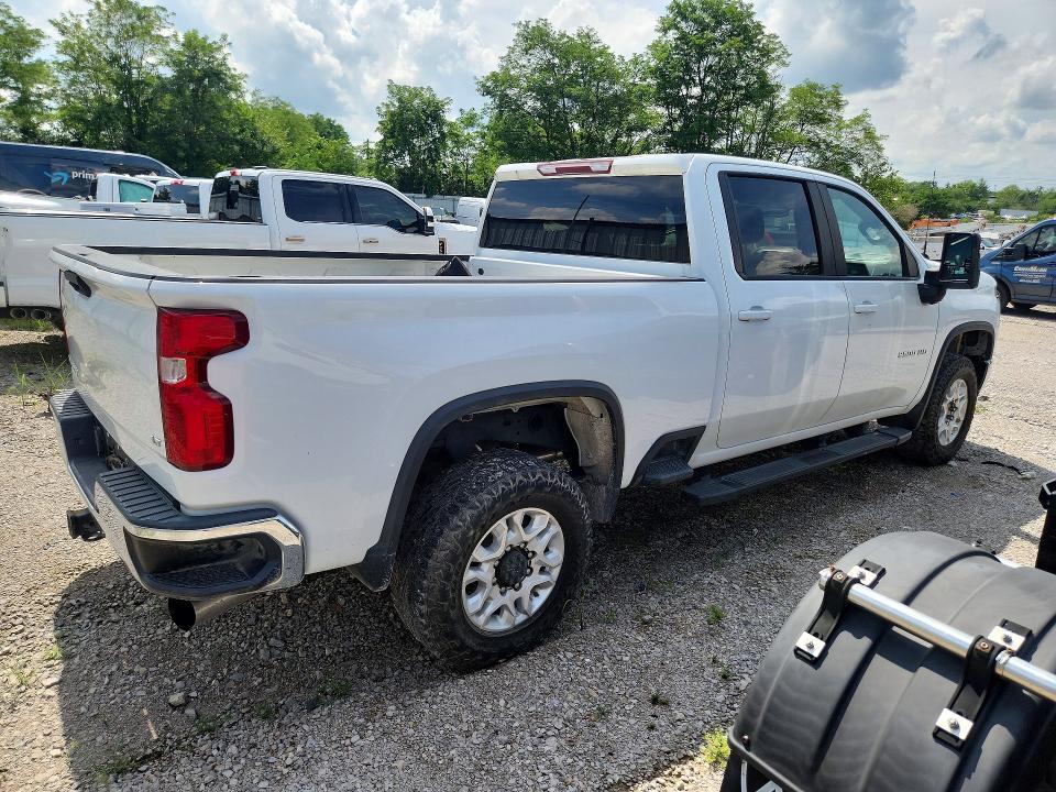 2020 CHEVROLET SILVERADO K2500 HEAVY DUTY LT — Фото 3 из 12