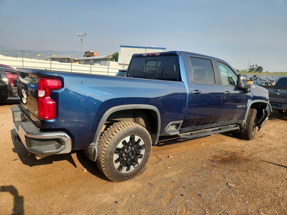 2020 CHEVROLET SILVERADO K2500 HEAVY DUTY LT — Фото 3 из 12