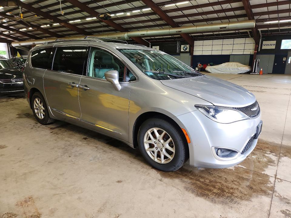 2020 CHRYSLER PACIFICA TOURING L — Фото 4 из 13