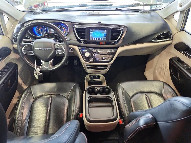 2020 CHRYSLER PACIFICA TOURING L — Фото 8 из 13