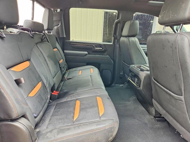 2025 GMC SIERRA K2500 AT4 — Фото 10 из 12