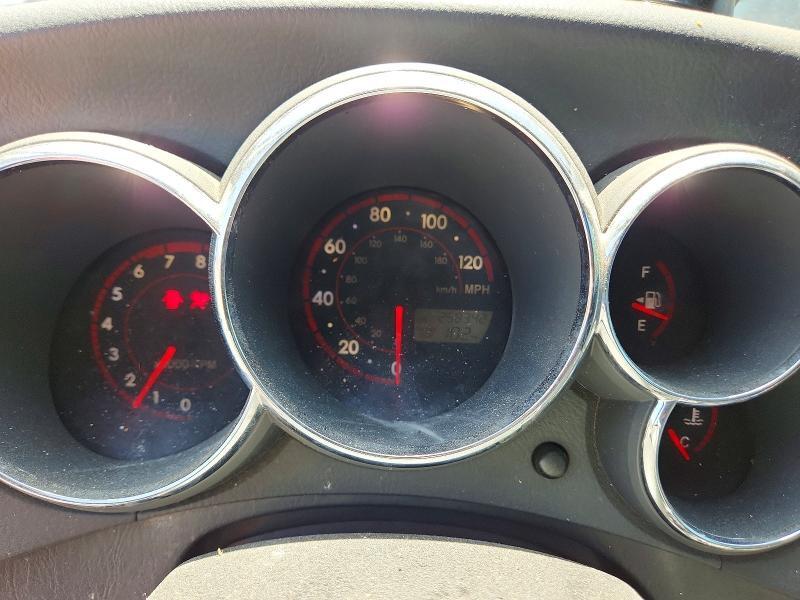 2T1KR32E35C422236 2005 TOYOTA MATRIX photo no. 9