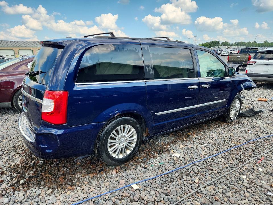 2015 CHRYSLER TOWN & COUNTRY TOURING L — Фото 3 из 13