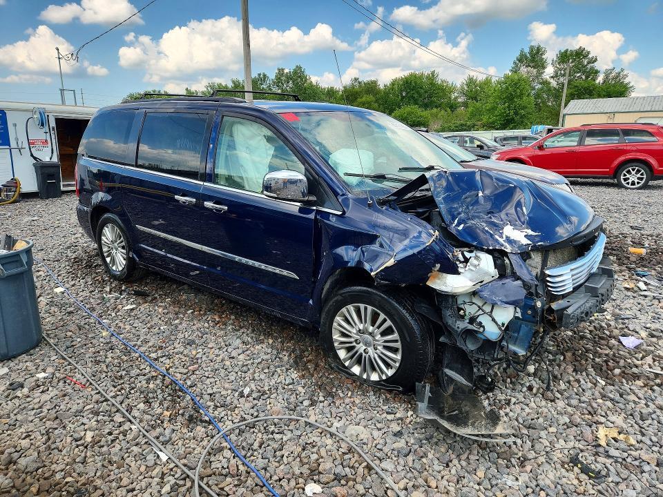 2015 CHRYSLER TOWN & COUNTRY TOURING L — Фото 4 из 13