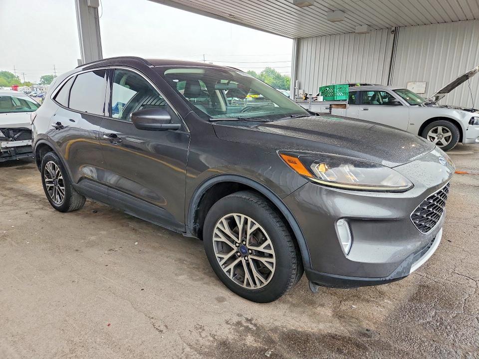 2020 FORD ESCAPE SEL — Фото 4 из 12