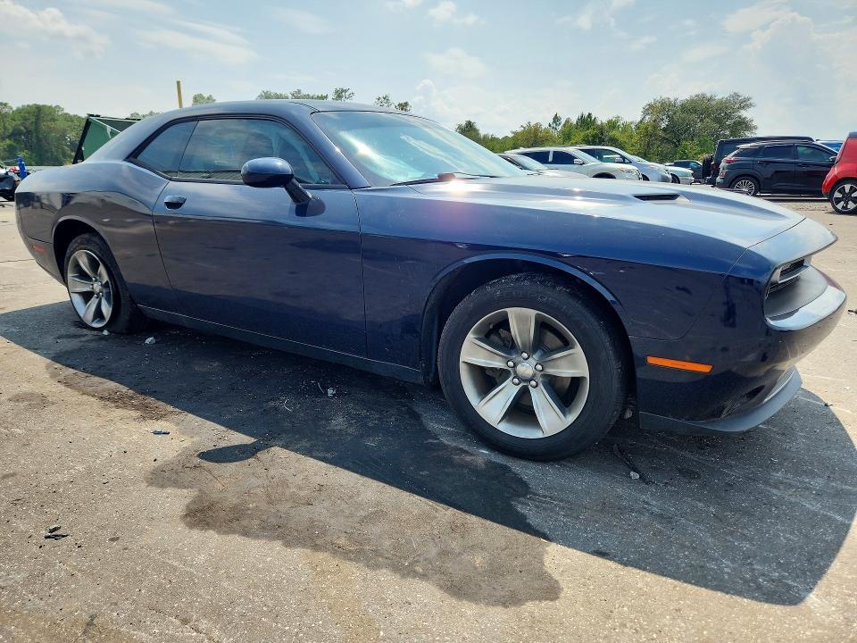 2015 DODGE CHALLENGER SXT — Фото 4 из 12