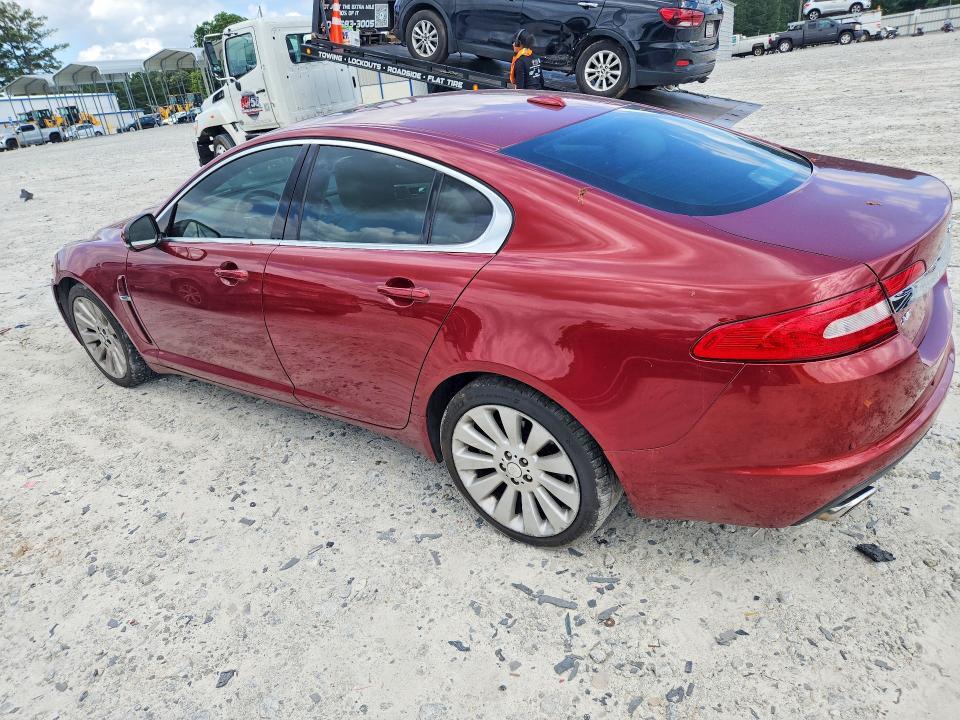 2010 JAGUAR XF LUXURY — Фото 2 из 12