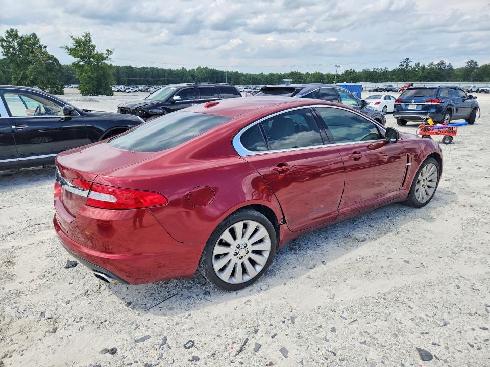 2010 JAGUAR XF LUXURY — Фото 3 из 12