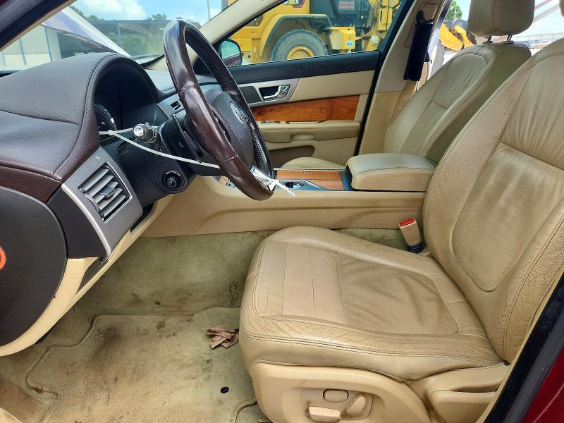 2010 JAGUAR XF LUXURY — Фото 7 из 12