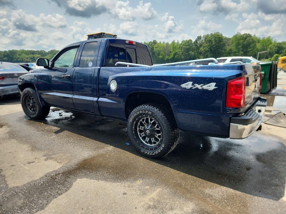 2006 DODGE DAKOTA SLT — Фото 2 из 13