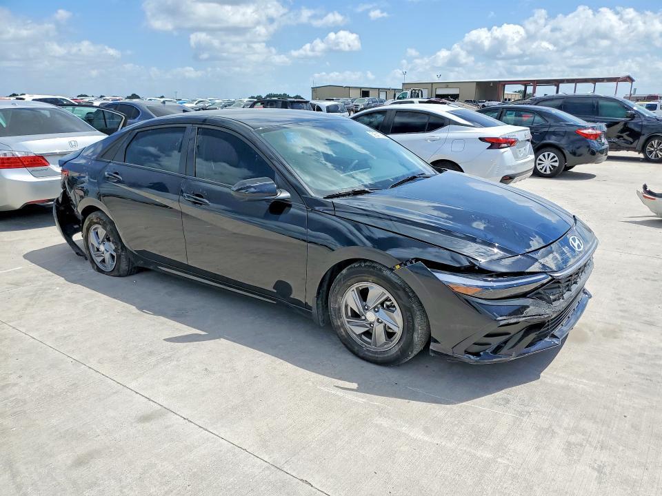 2025 HYUNDAI ELANTRA SE — Фото 4 из 12