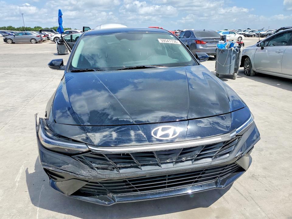 2025 HYUNDAI ELANTRA SE — Фото 5 из 12