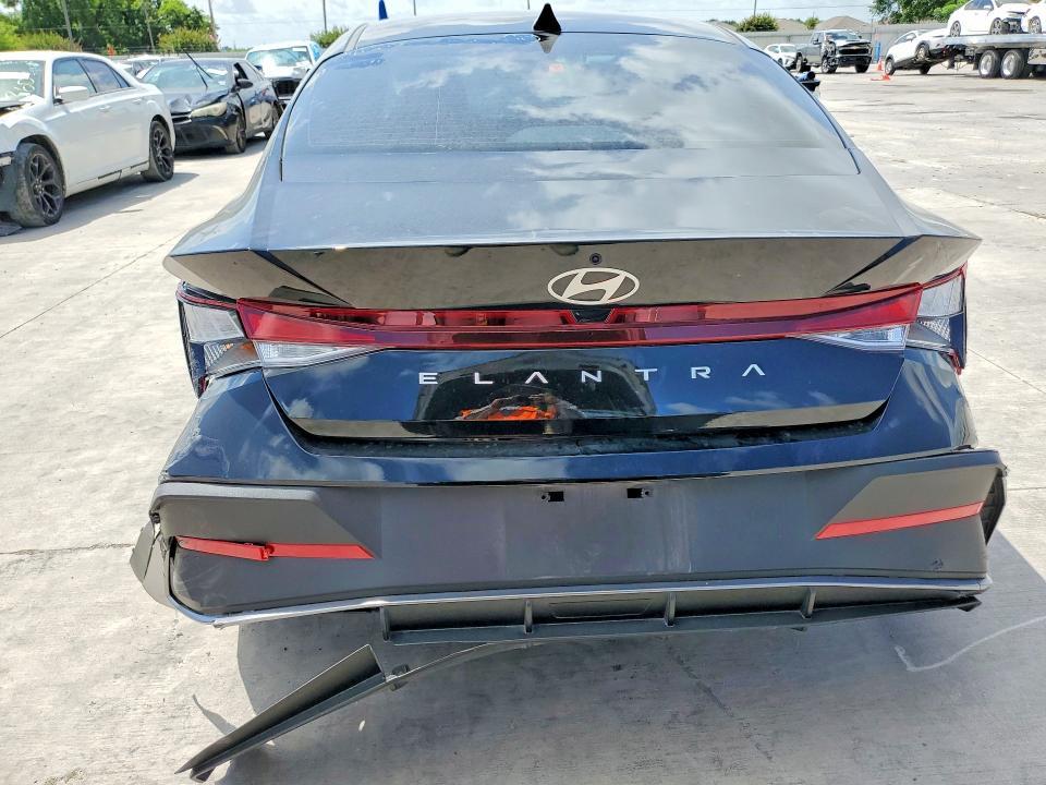 2025 HYUNDAI ELANTRA SE — Фото 6 из 12