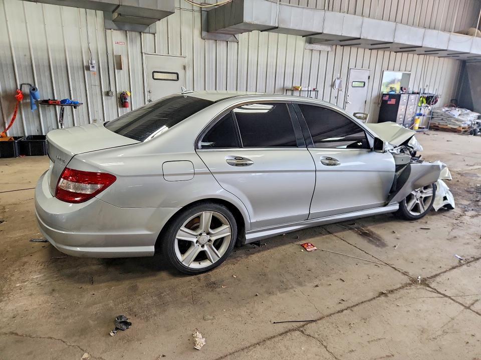 2010 MERCEDES-BENZ C 300 4MATIC — Фото 3 из 13