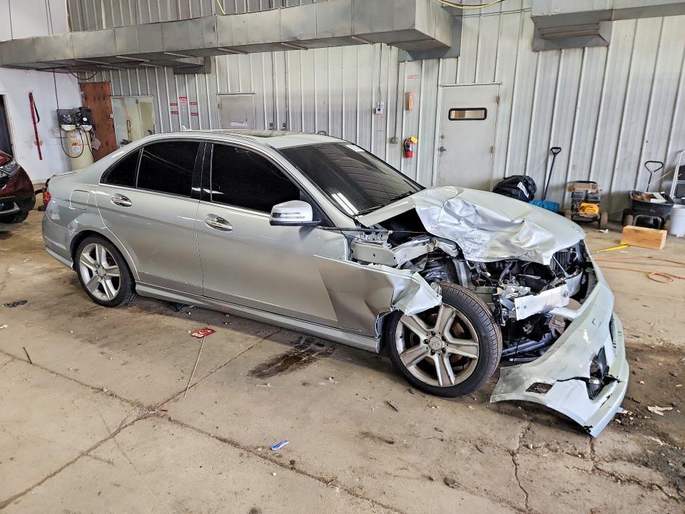 2010 MERCEDES-BENZ C 300 4MATIC — Фото 4 из 13