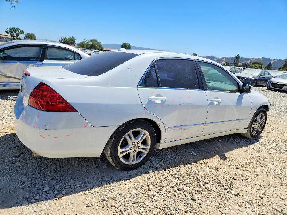 1HGCM56756A125440 2006 HONDA ACCORD photo no. 3