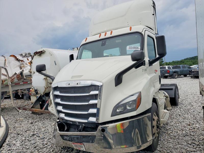 2020 FREIGHTLINER CASCADIA 116 SEMI TRUCK — Фото 2 из 10