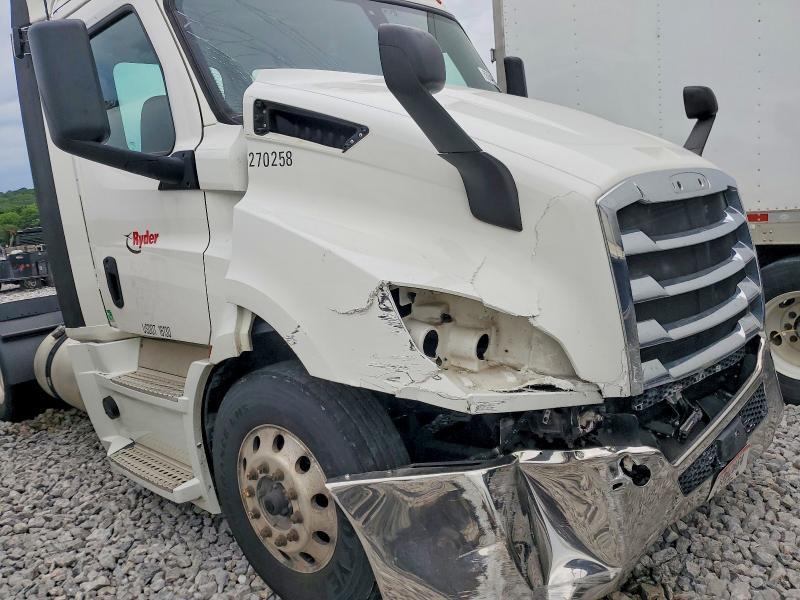 2020 FREIGHTLINER CASCADIA 116 SEMI TRUCK — Фото 9 из 10