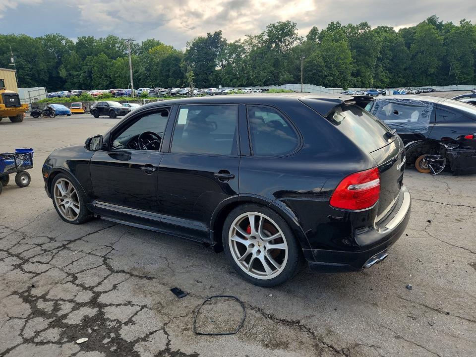 2010 PORSCHE CAYENNE GTS — Фото 2 из 14