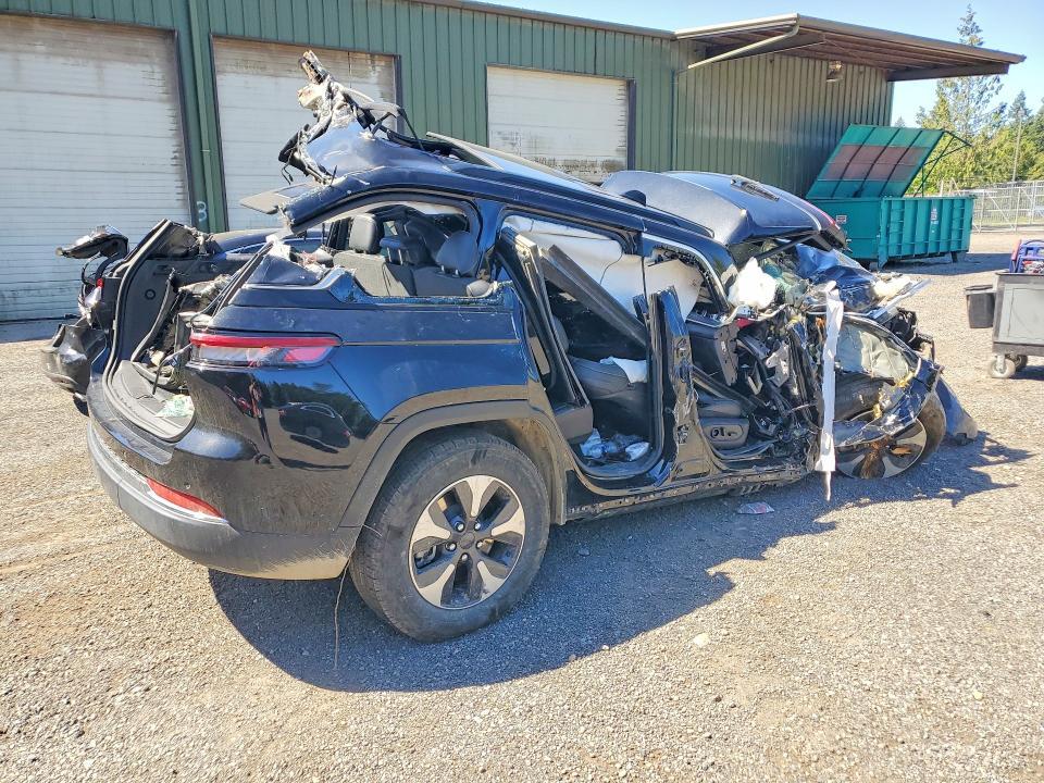 1C4RJYB64S8692949 2025 JEEP GRAND CHEROKEE photo no. 3