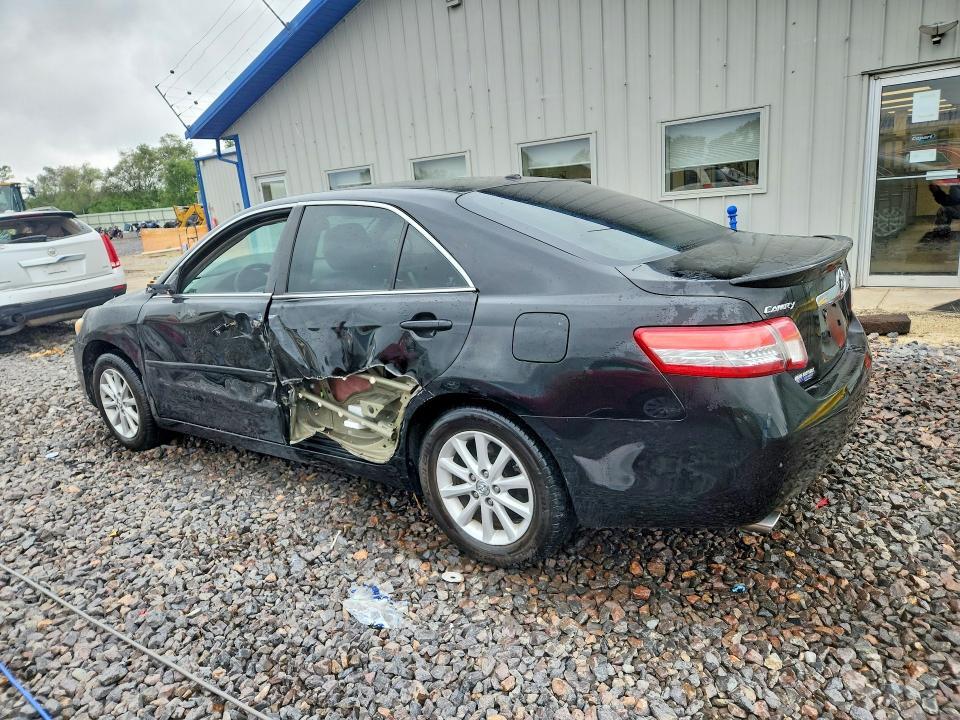2010 TOYOTA CAMRY XLE V6 — Фото 2 из 12