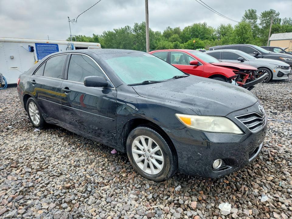 2010 TOYOTA CAMRY XLE V6 — Фото 4 из 12