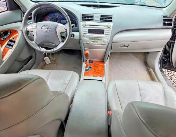 2010 TOYOTA CAMRY XLE V6 — Фото 8 из 12