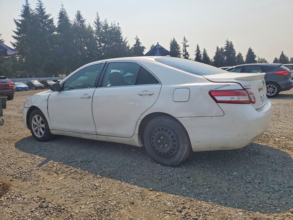 2010 TOYOTA CAMRY LE — Фото 2 из 12