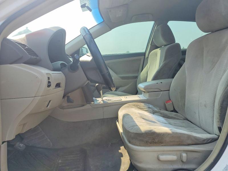 2010 TOYOTA CAMRY LE — Фото 7 из 12