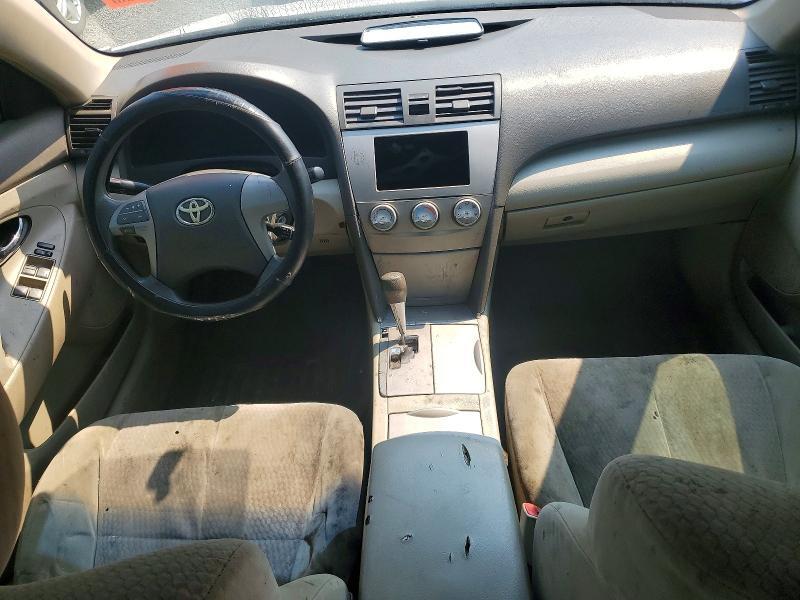2010 TOYOTA CAMRY LE — Фото 8 из 12