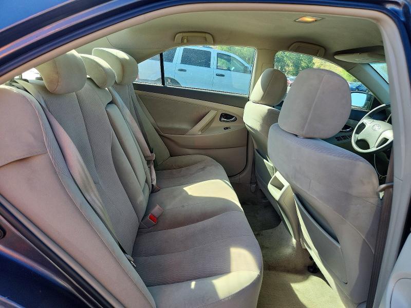 2010 TOYOTA CAMRY LE — Фото 10 из 12