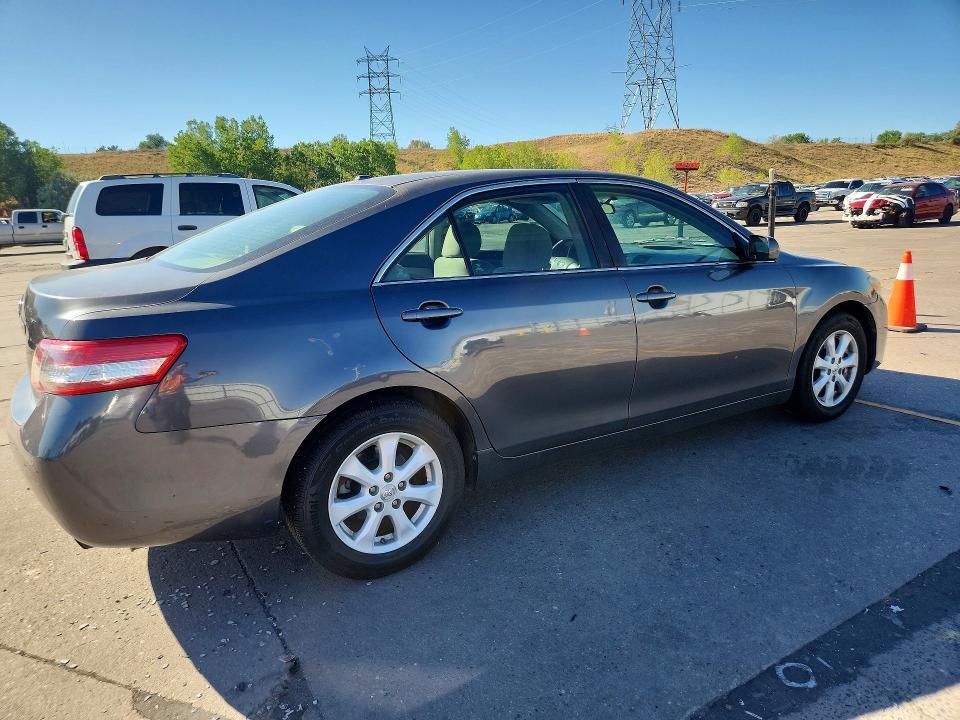 2010 TOYOTA CAMRY LE — Фото 3 из 12
