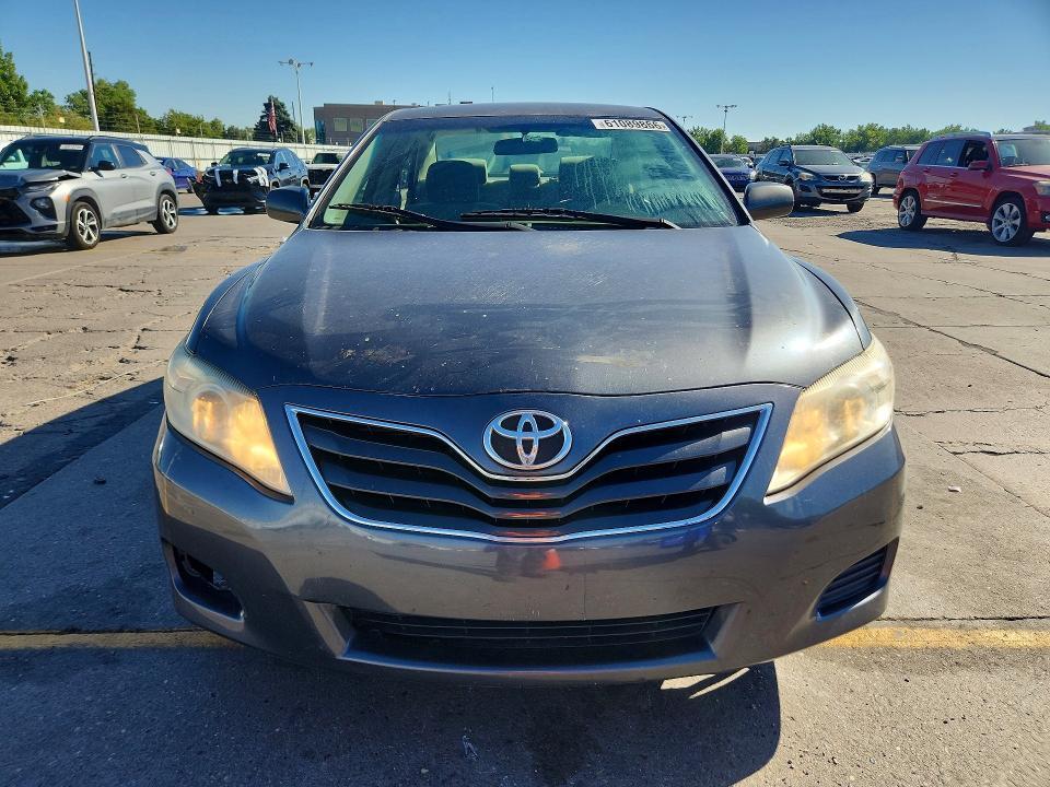 2010 TOYOTA CAMRY LE — Фото 5 из 12