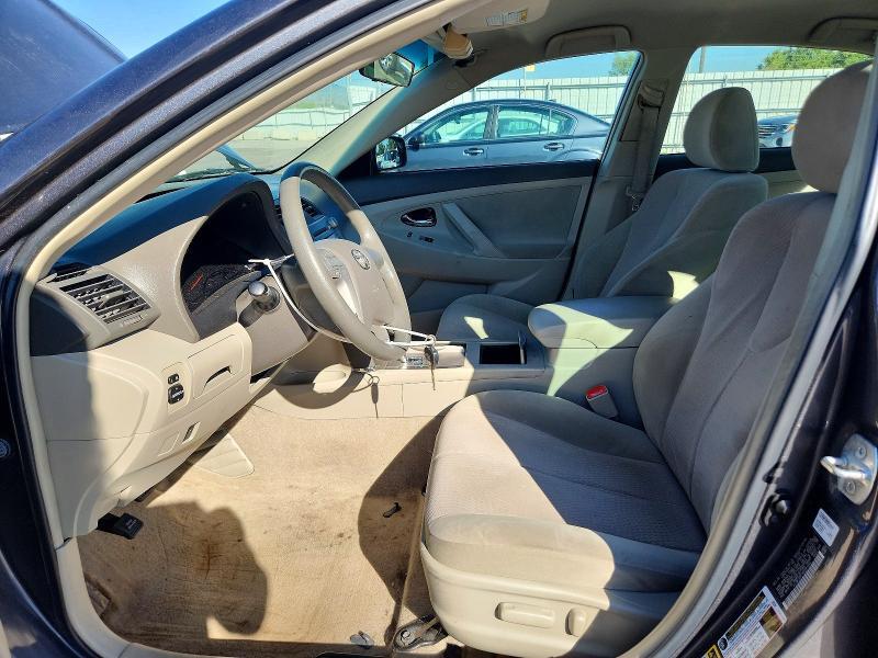 2010 TOYOTA CAMRY LE — Фото 7 из 12