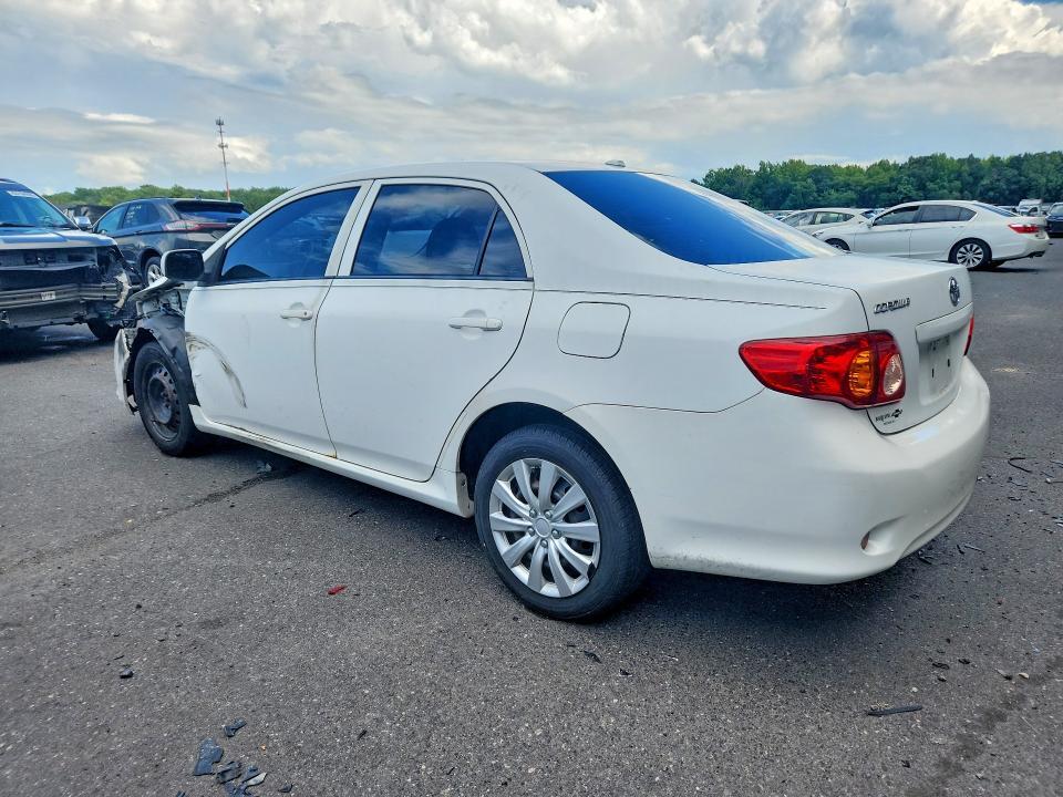 2010 TOYOTA COROLLA LE — Фото 2 из 12