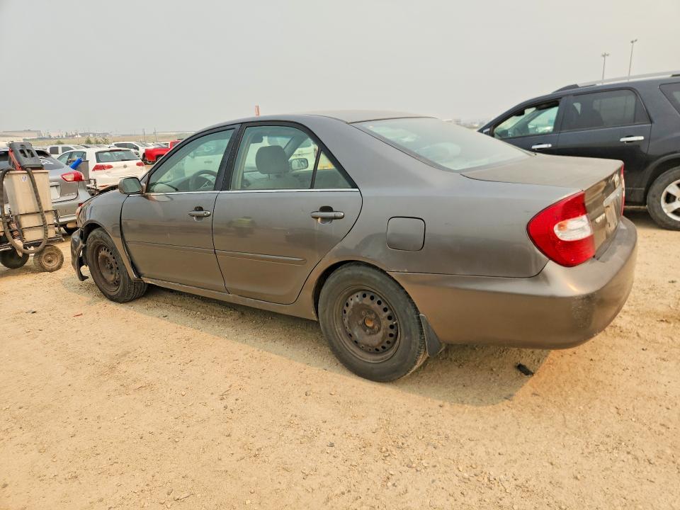JTDBF32K220052630 2002 TOYOTA CAMRY photo no. 2