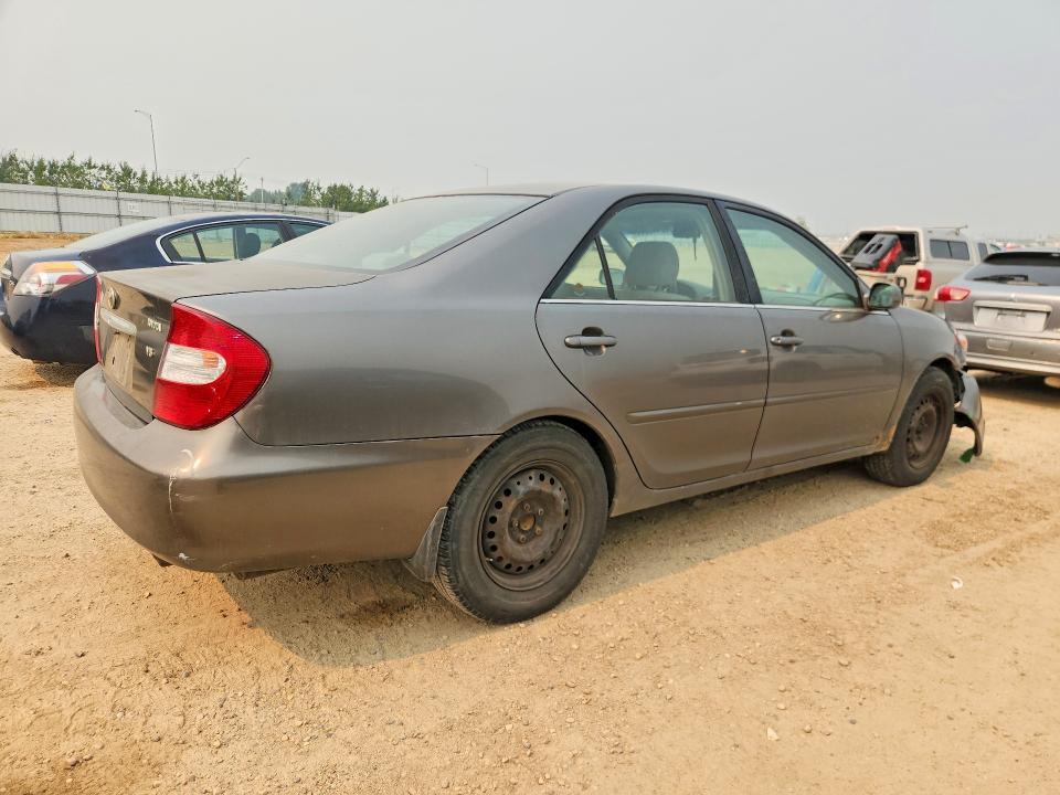 JTDBF32K220052630 2002 TOYOTA CAMRY photo no. 3