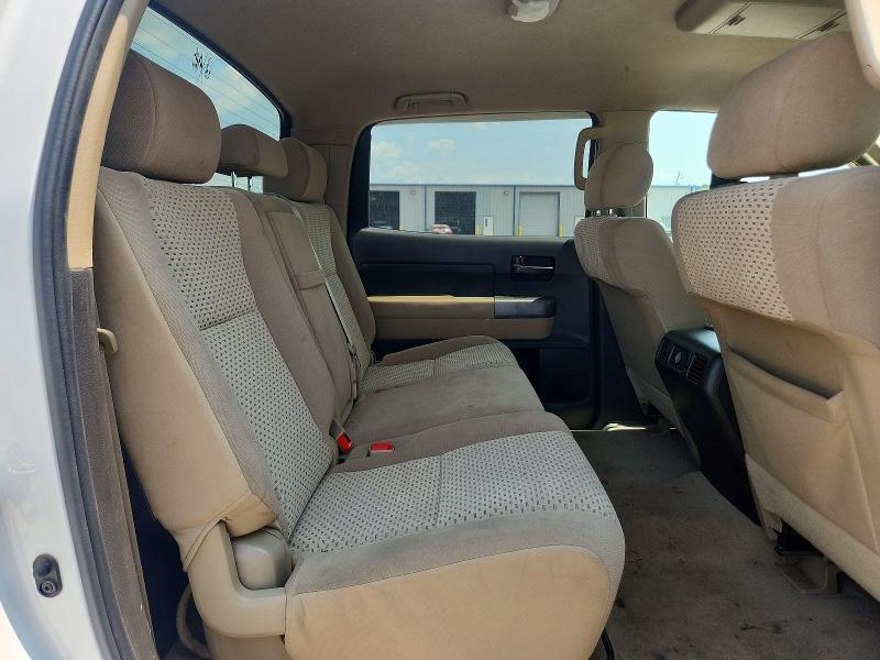 2010 TOYOTA TUNDRA CREWMAX SR5 — Фото 10 из 12