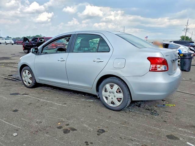 2010 TOYOTA YARIS BASE — Фото 2 из 12