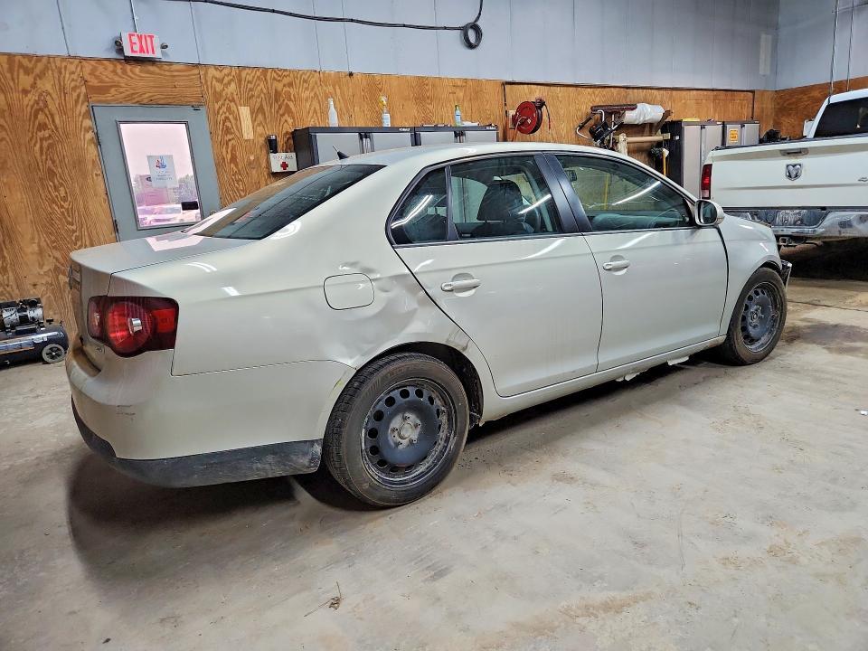 3VWJZ7AJ4AM081137 2010 VOLKSWAGEN JETTA photo no. 3