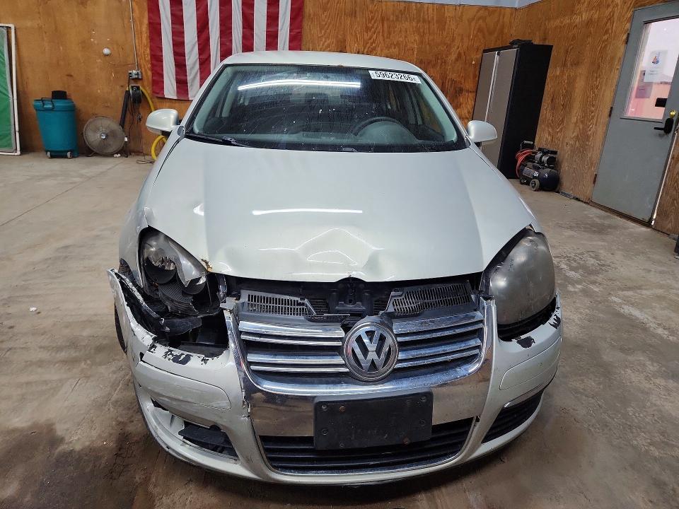3VWJZ7AJ4AM081137 2010 VOLKSWAGEN JETTA photo no. 5